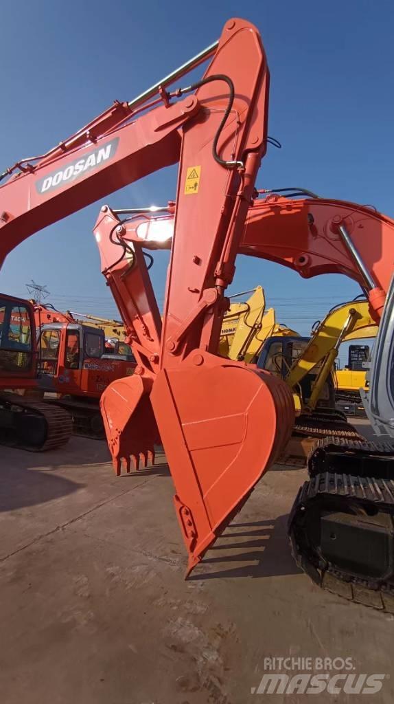 Doosan DX 300 LC Kāpurķēžu ekskavatori