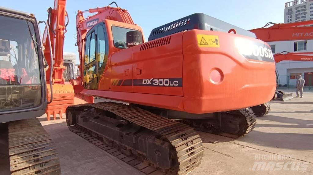 Doosan DX 300 LC Kāpurķēžu ekskavatori