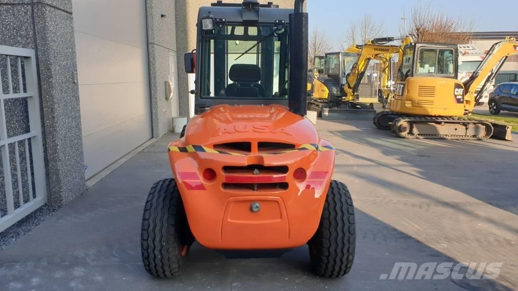 Ausa C 250 H X4 Tehnika ar dīzeļa dzinēju