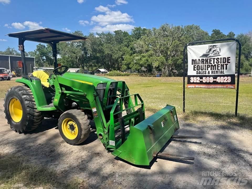 John Deere 3038 E Traktori