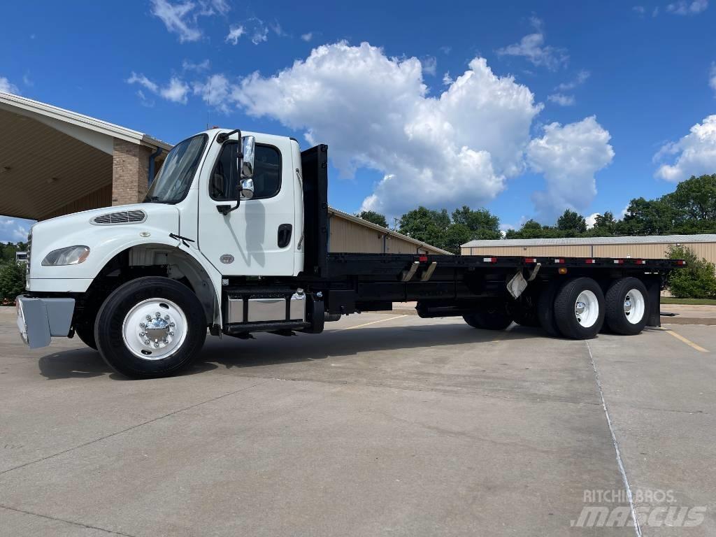 Freightliner M 106 Platformas/izkraušana no sāniem