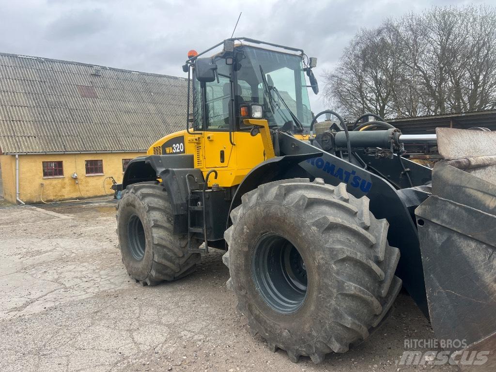 Komatsu WA 320-5 Iekrāvēji uz riteņiem