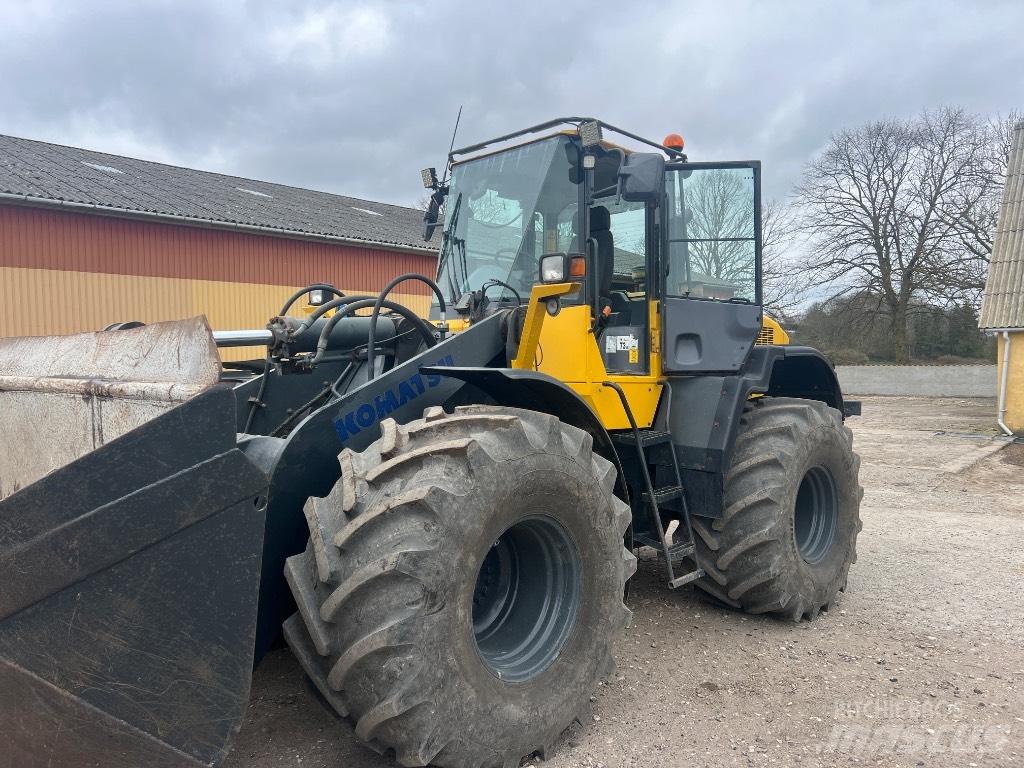 Komatsu WA 320-5 Iekrāvēji uz riteņiem