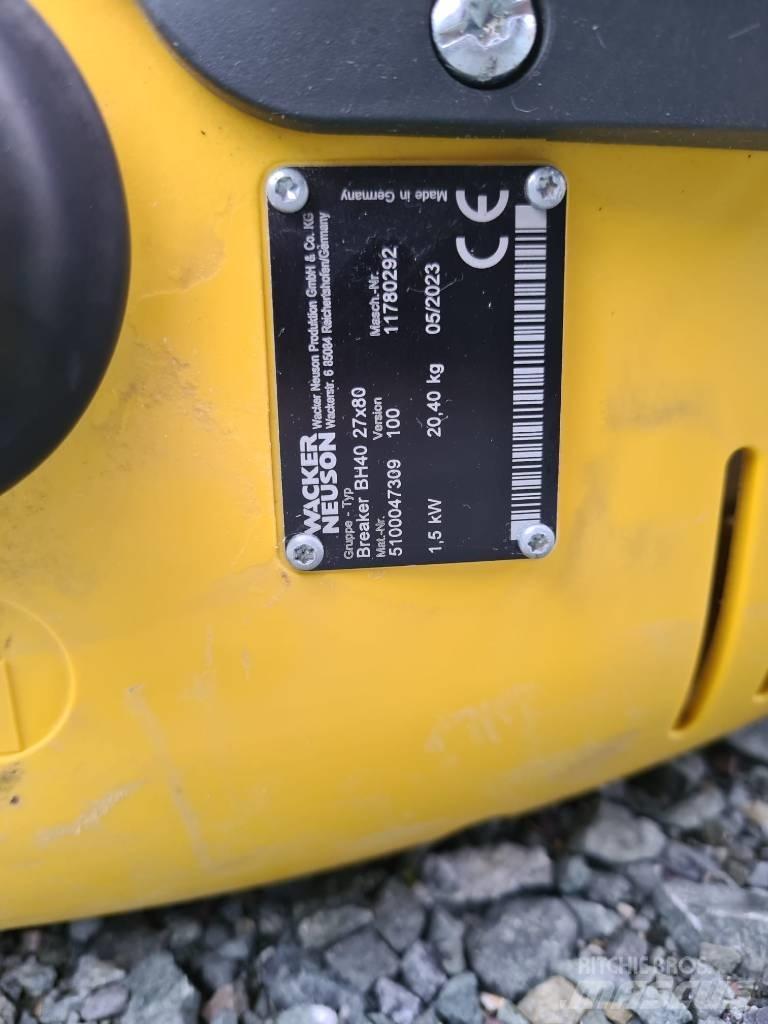 Wacker Neuson BH40 Āmuri/Drupinātāji