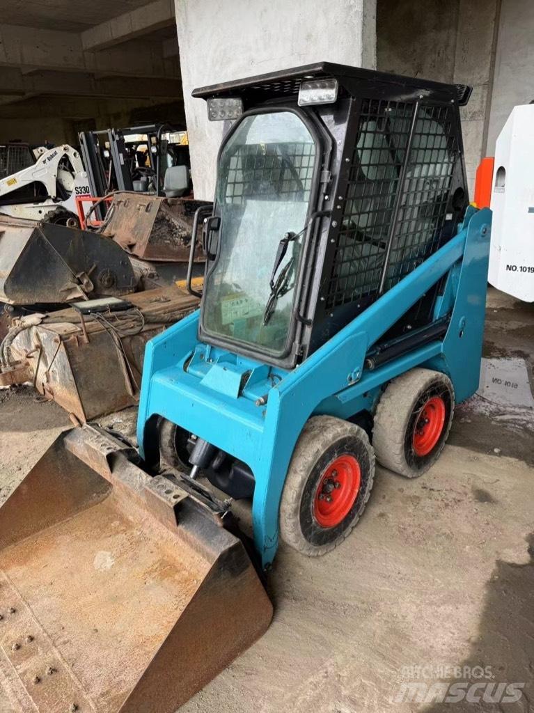 Bobcat S 70 Lietoti riteņu kompaktiekrāvēji