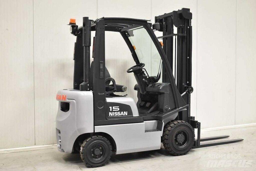 Nissan FD01A18Q Tehnika ar dīzeļa dzinēju