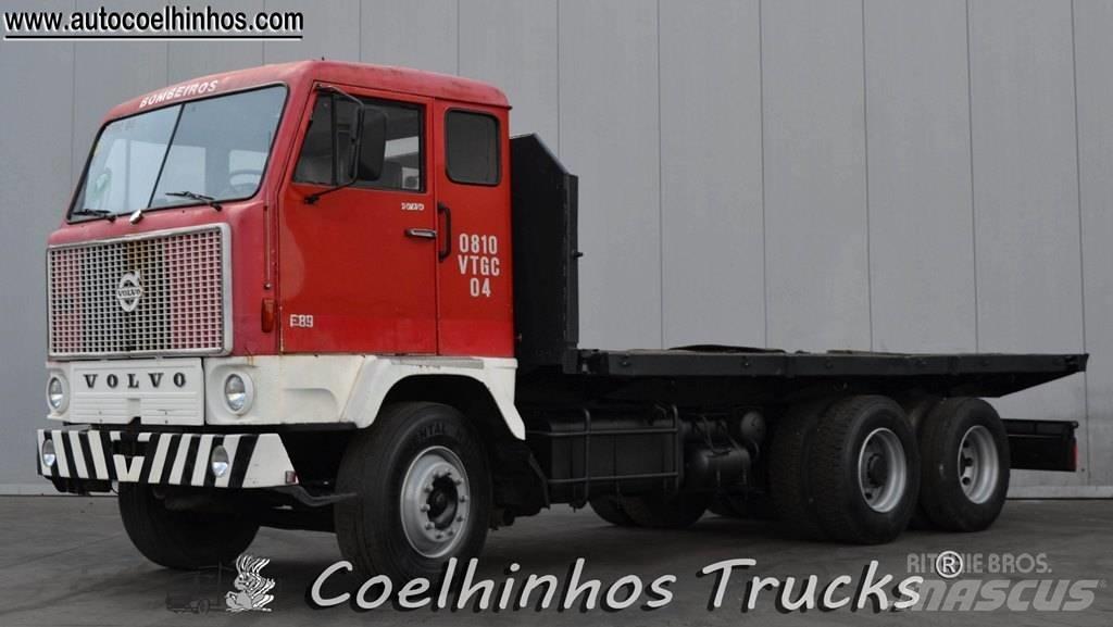 Volvo F89-42 (6x2) Platformas/izkraušana no sāniem