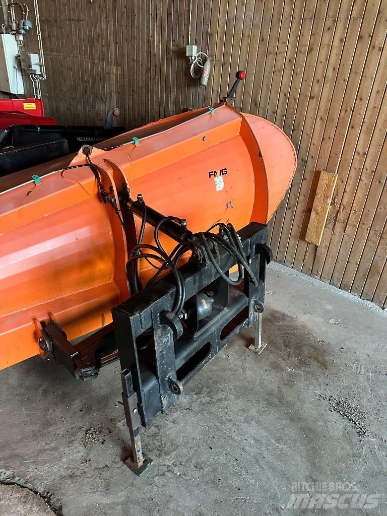 FMG AA 300 Sniega naži un tīrītāji