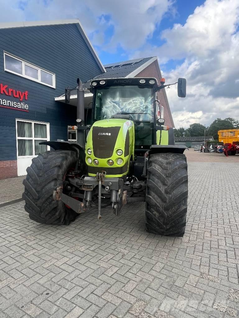 CLAAS Arion 640 Cis Traktori