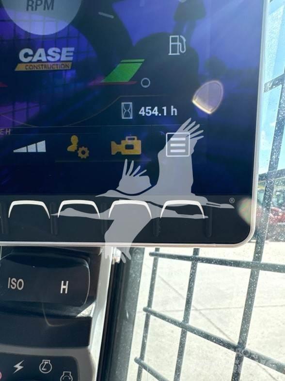 CASE SV280B Lietoti riteņu kompaktiekrāvēji