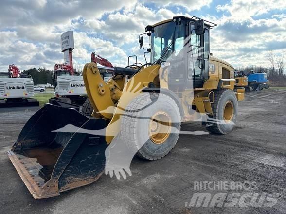 CAT 926M Iekrāvēji uz riteņiem