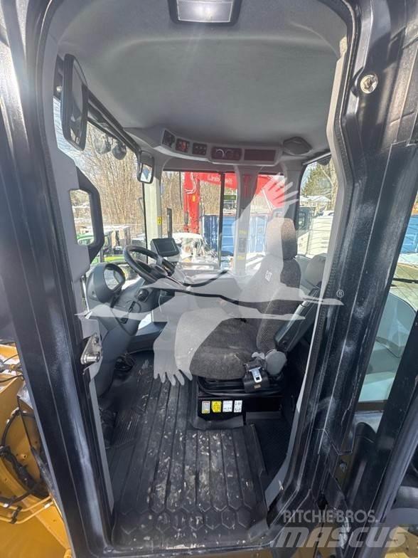 CAT 938M Iekrāvēji uz riteņiem