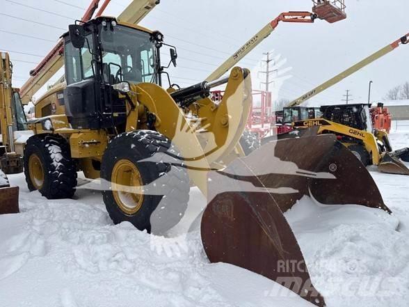 CAT 938M Iekrāvēji uz riteņiem