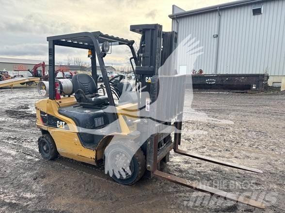 CAT P5000 Tehnika ar dīzeļa dzinēju