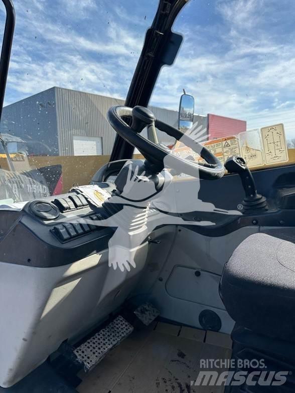 CAT TH514C Teleskopiskie manipulatori