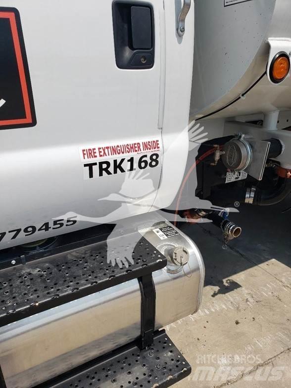 F & R F750 Kokmateriālu vešanas piekabes