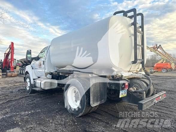 F & R F750 Kokmateriālu vešanas piekabes