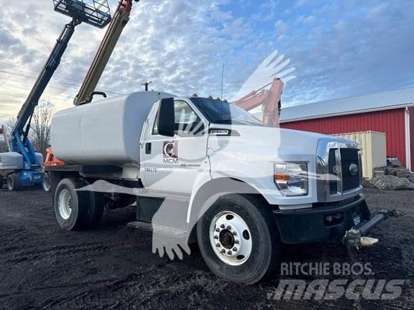 F & R F750 Kokmateriālu vešanas piekabes