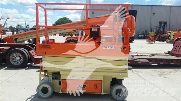 JLG 2632ES Šķerveida pacēlāji