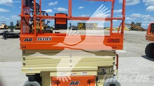 JLG 2632ES Šķerveida pacēlāji