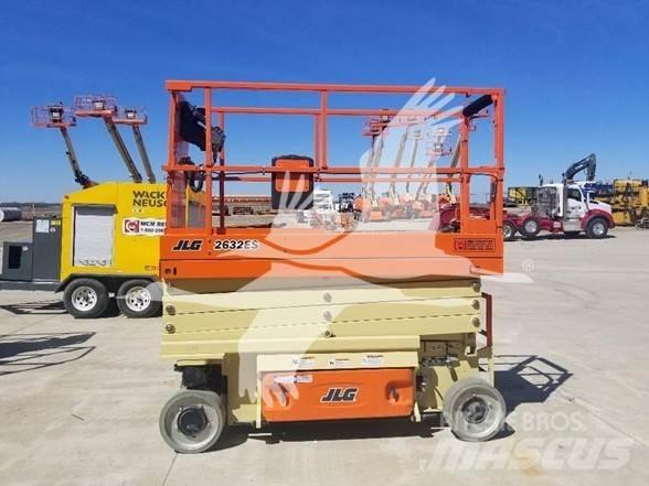 JLG 2632ES Šķerveida pacēlāji