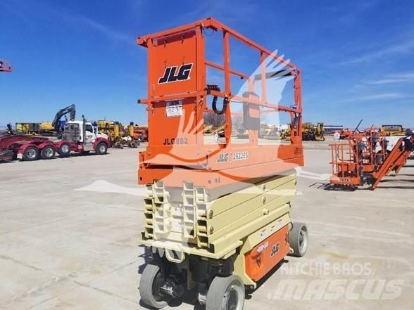 JLG 2632ES Šķerveida pacēlāji