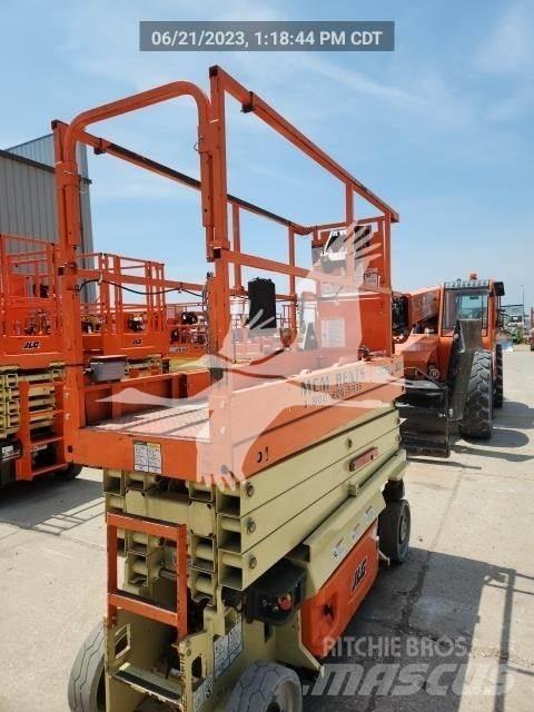 JLG 2632ES Šķerveida pacēlāji