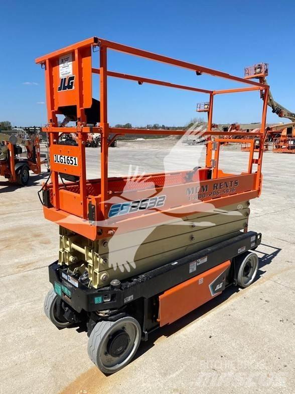 JLG 2632ES Šķerveida pacēlāji