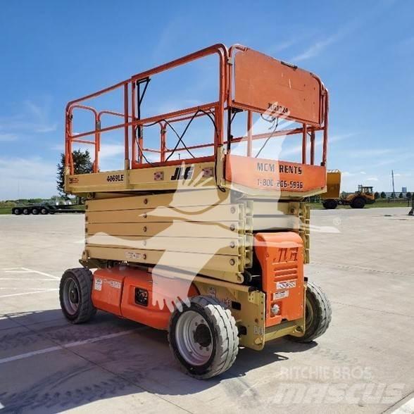 JLG 4069LE Šķerveida pacēlāji