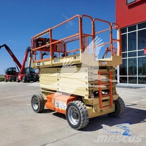 JLG 4069LE Šķerveida pacēlāji