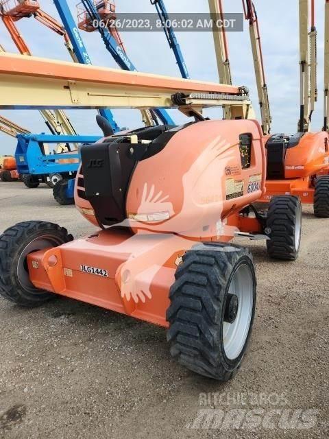 JLG 600AJ Strēles pacēlāji