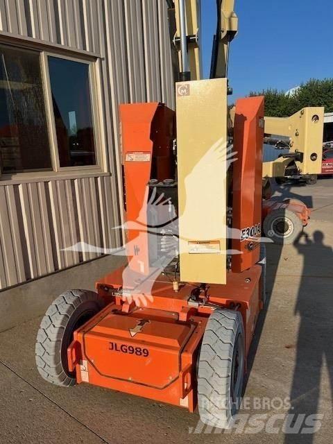 JLG E300AJP Strēles pacēlāji