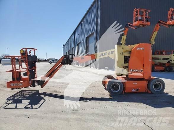JLG E300AJP Strēles pacēlāji