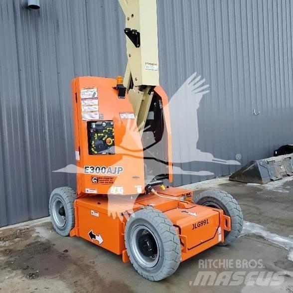JLG E300AJP Strēles pacēlāji