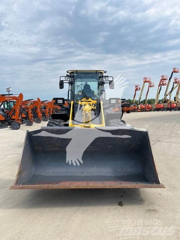Komatsu WA270 Iekrāvēji uz riteņiem