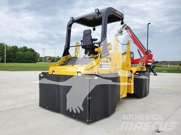Sakai GW754 Pneimatiskie veltņi