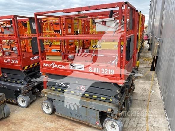 SkyJack SJ3219 Šķerveida pacēlāji