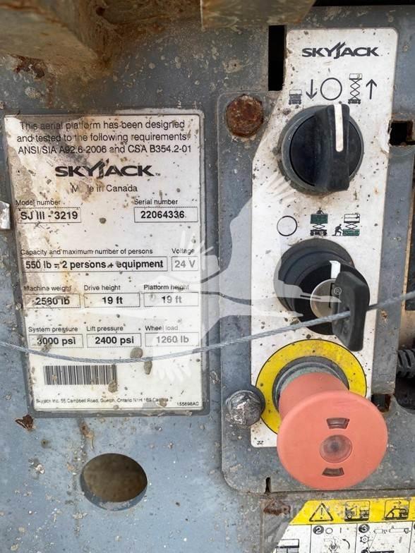 SkyJack SJ3219 Šķerveida pacēlāji