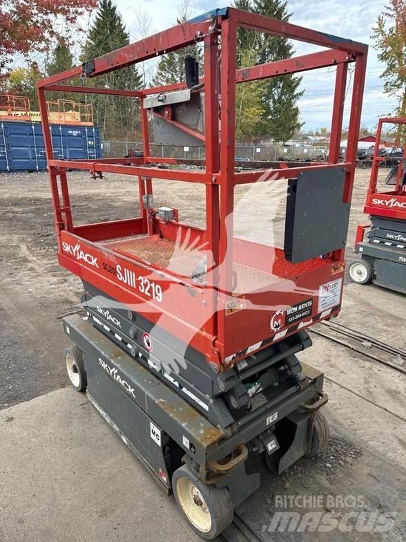 SkyJack SJ3219 Šķerveida pacēlāji