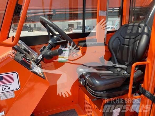 SkyTrak 10054 Teleskopiskie manipulatori