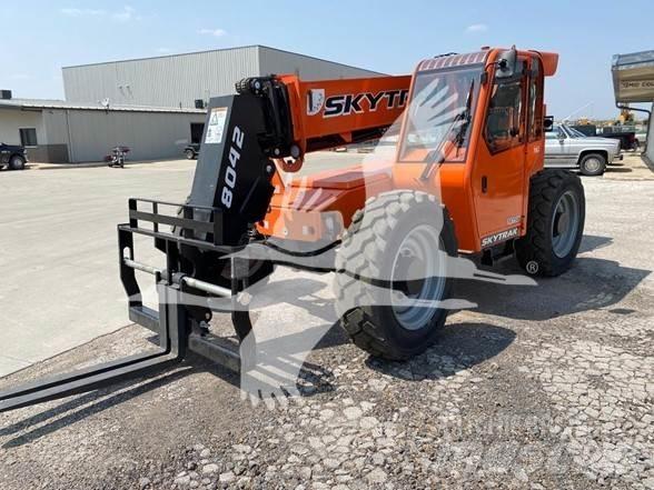 SkyTrak 8042 Teleskopiskie manipulatori