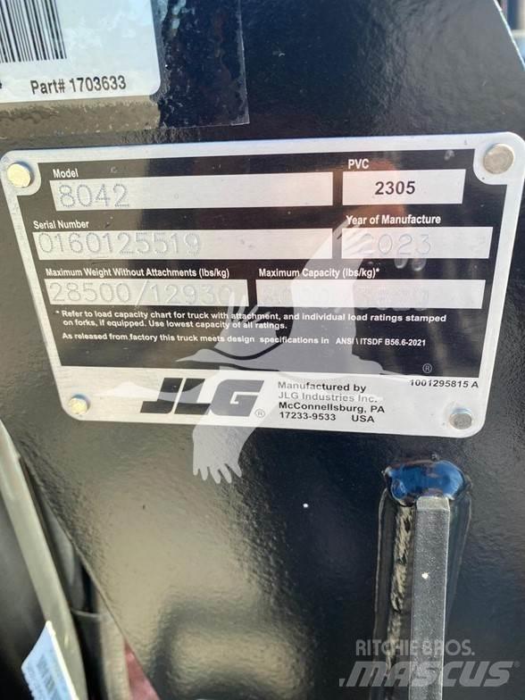 SkyTrak 8042 Teleskopiskie manipulatori