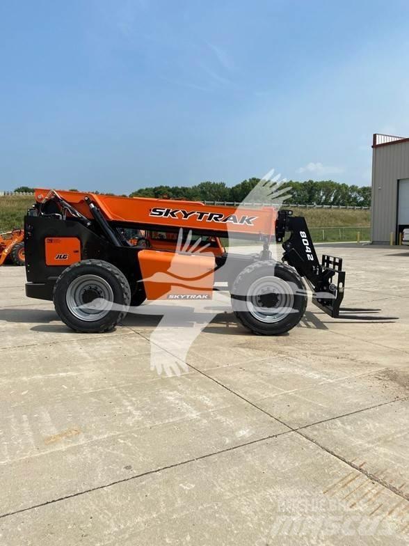 SkyTrak 8042 Teleskopiskie manipulatori