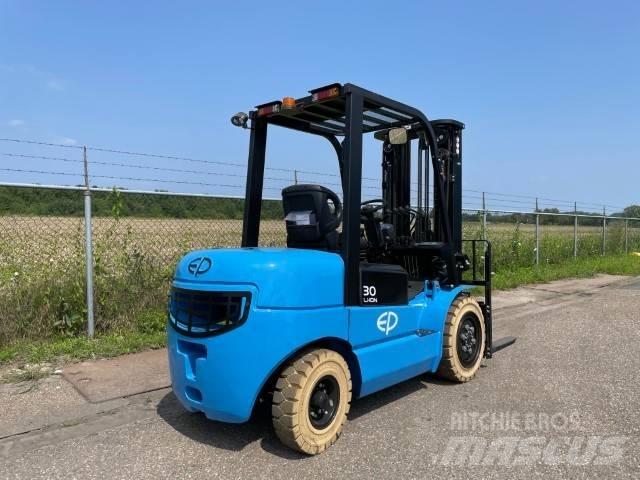 EP EFL302 | 3T | LI-ION Elektriskie iekrāvēji