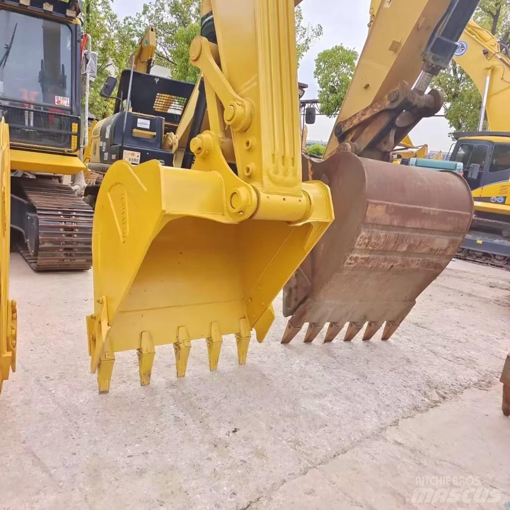 Komatsu PC 220 Kāpurķēžu ekskavatori