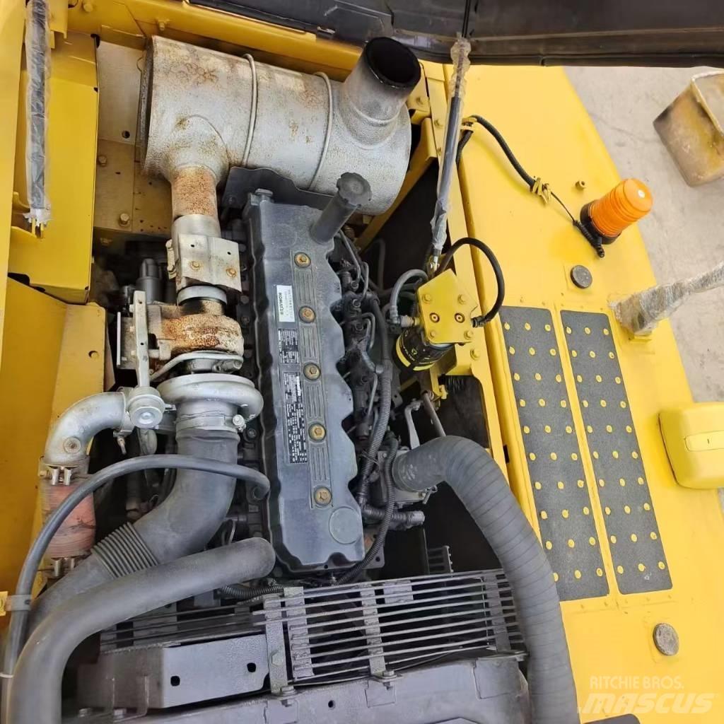 Komatsu PC 220 Kāpurķēžu ekskavatori