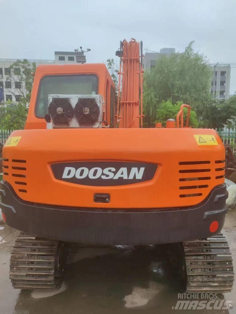 Doosan DH 80 Kāpurķēžu ekskavatori