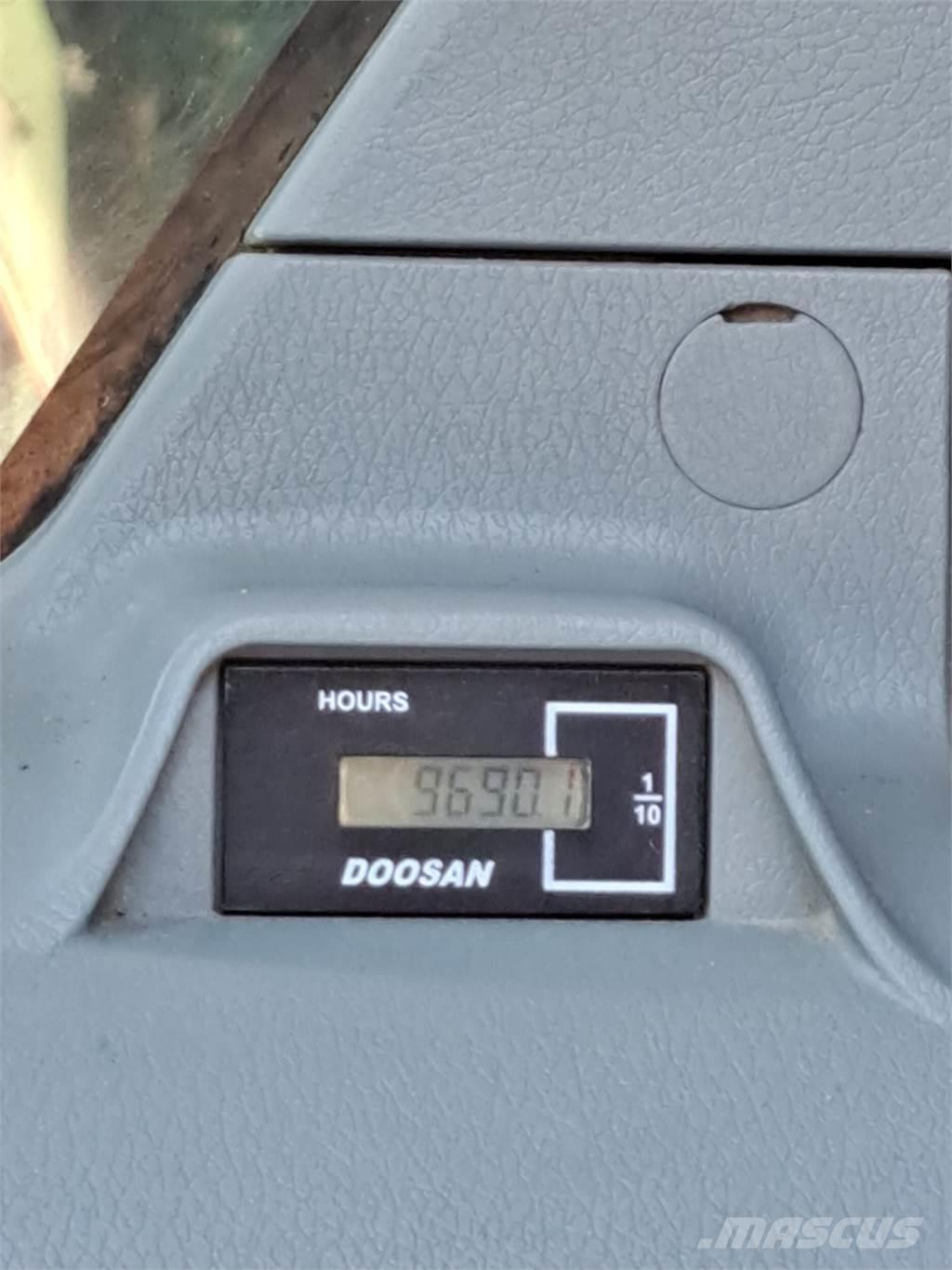 Doosan DX170W-5 Ekskavatori uz riteņiem