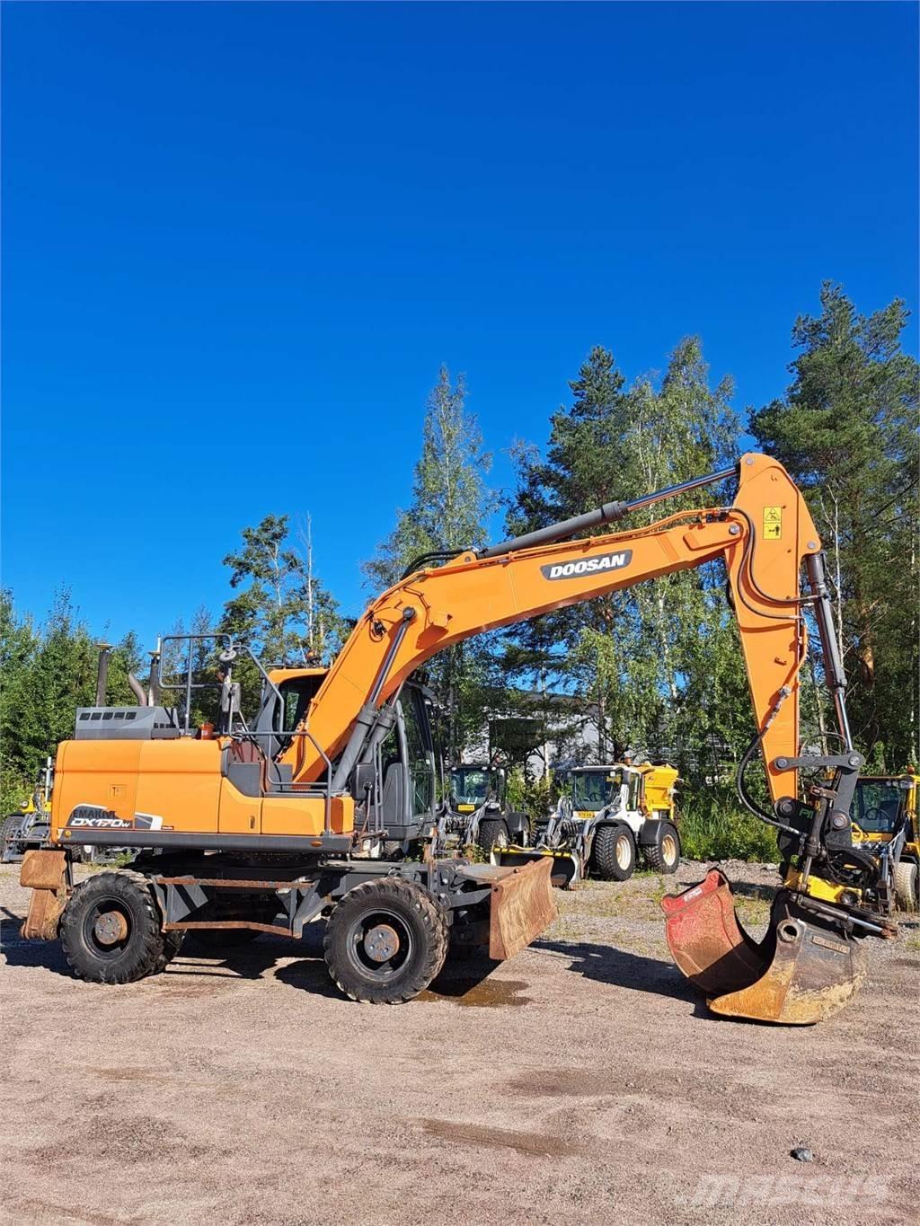 Doosan DX170W-5 Ekskavatori uz riteņiem