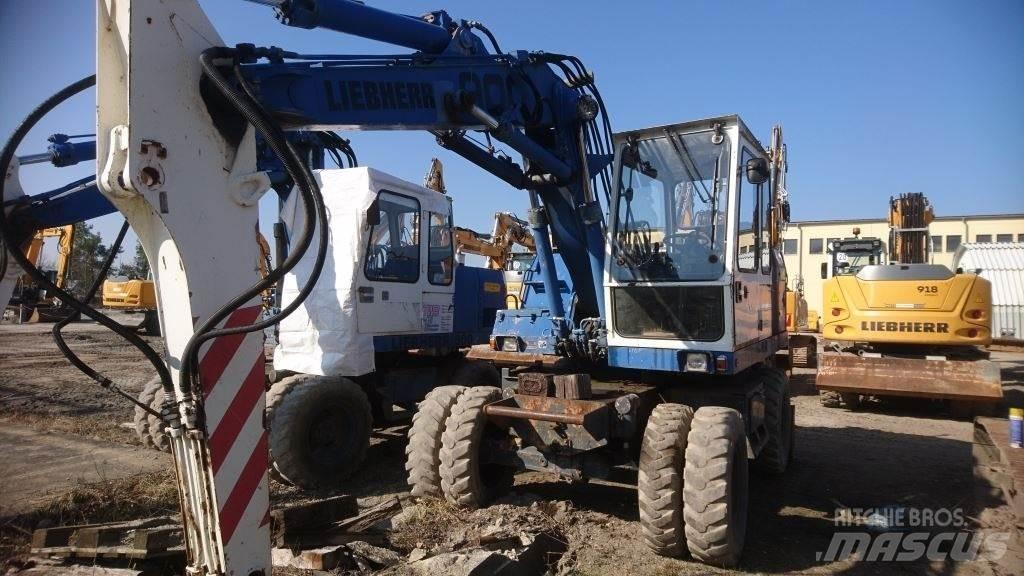 Liebherr A900 Ekskavatori uz riteņiem